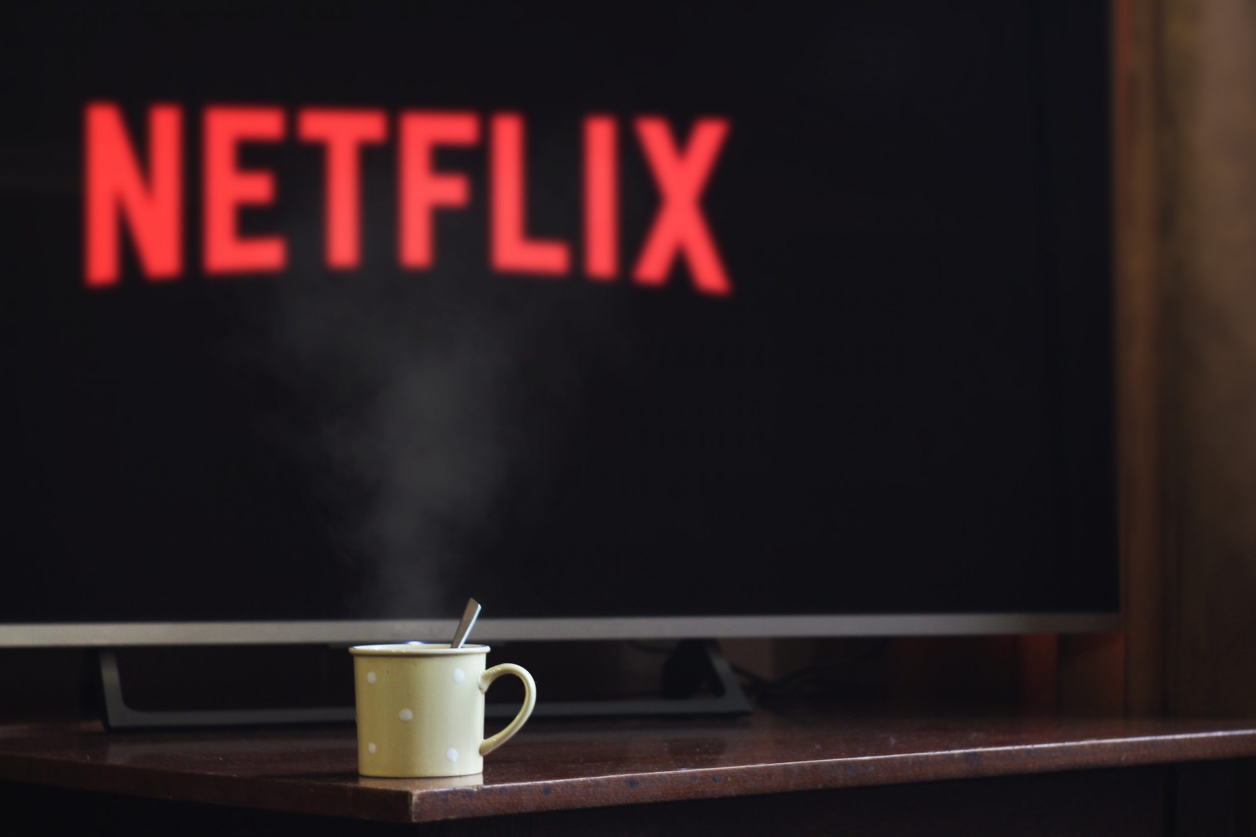 Nowości na Netflixie w sierpniu. Co warto obejrzeć?